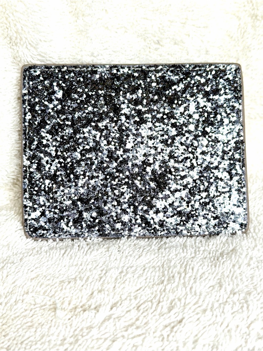 kate spade Greta Court Silver & Black Glitter card holder with taupe back side
